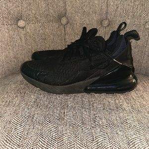 Air Nike 70 men’s size 6.5 (women’s 8/8.5) Excellent condition!